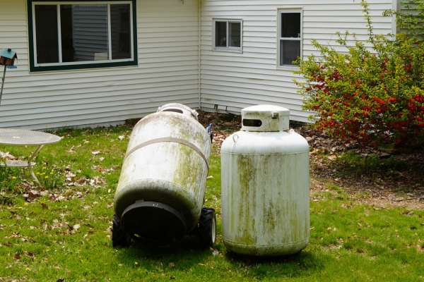 propane tanks outside the house